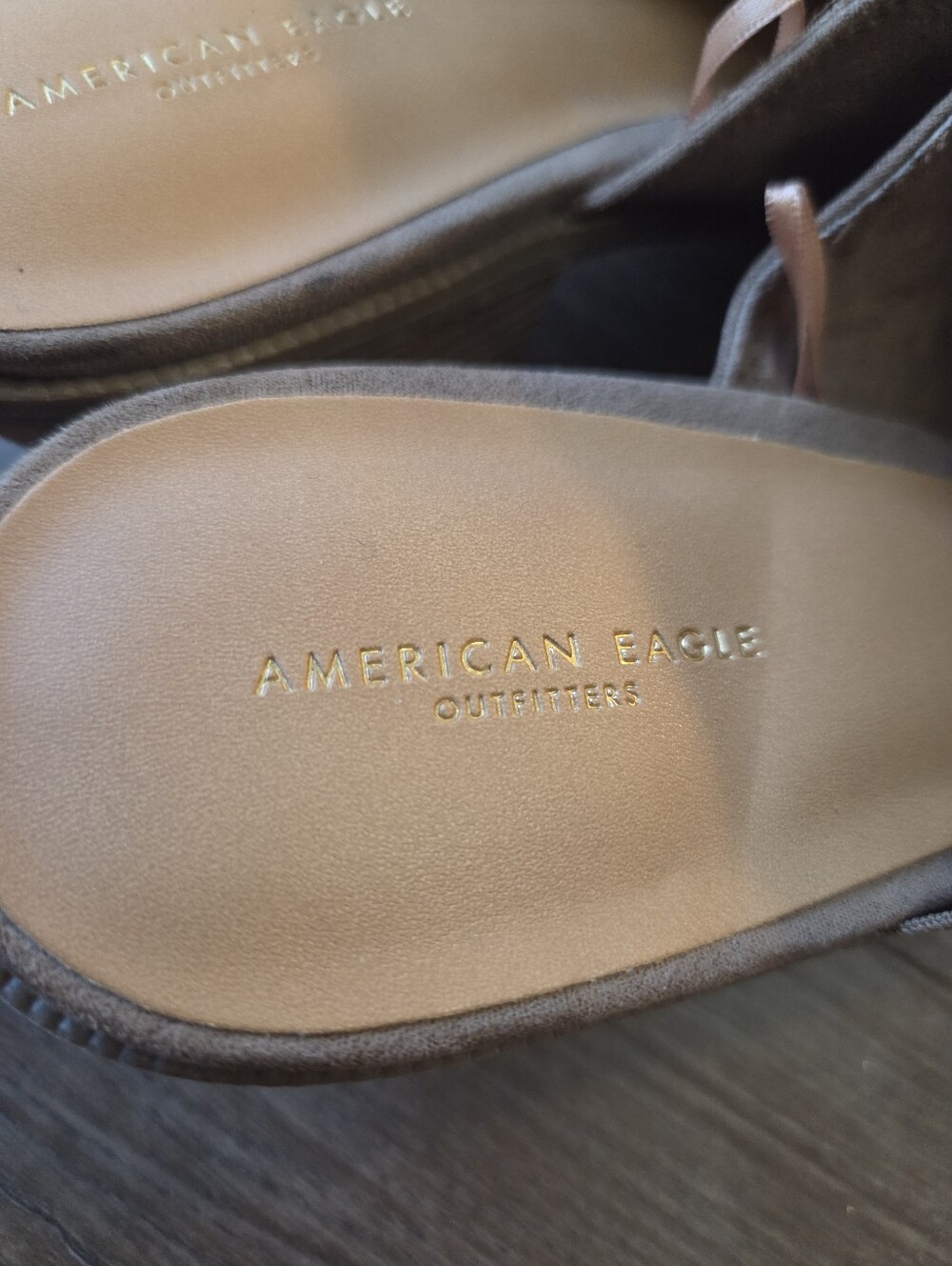 American Eagle Outfitters Taupe Suede Slip on Mule Heels Womens size 10 - Picture 7 of 9